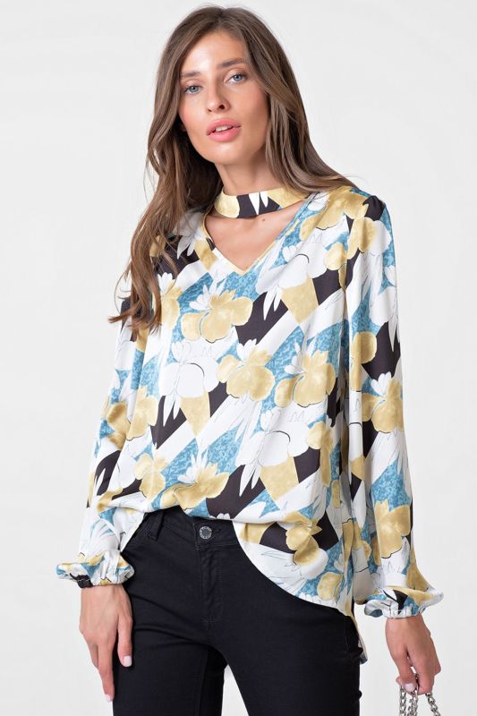 Light free blouse with floral print