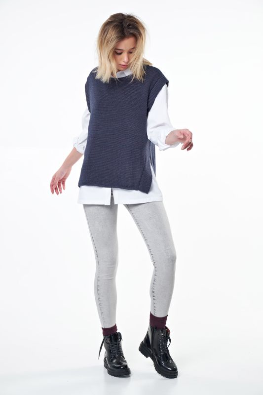 Asymmetric knitted vest with slits on the sides blue