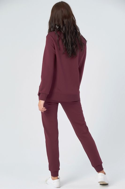 Free knitted suit with cotton pants in wine