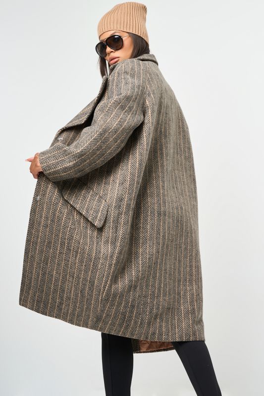 Beige long coat made of wool with insulated lining