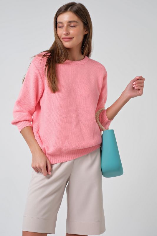 Knitted loose sweater in pink