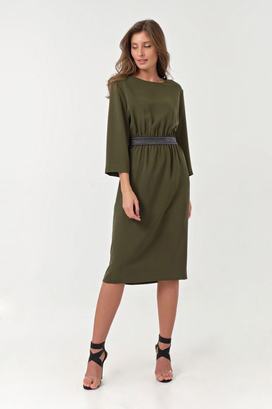 Casual fitted dress with elastic band on waist in green