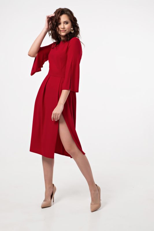 Dark red fitted dress with leg slit