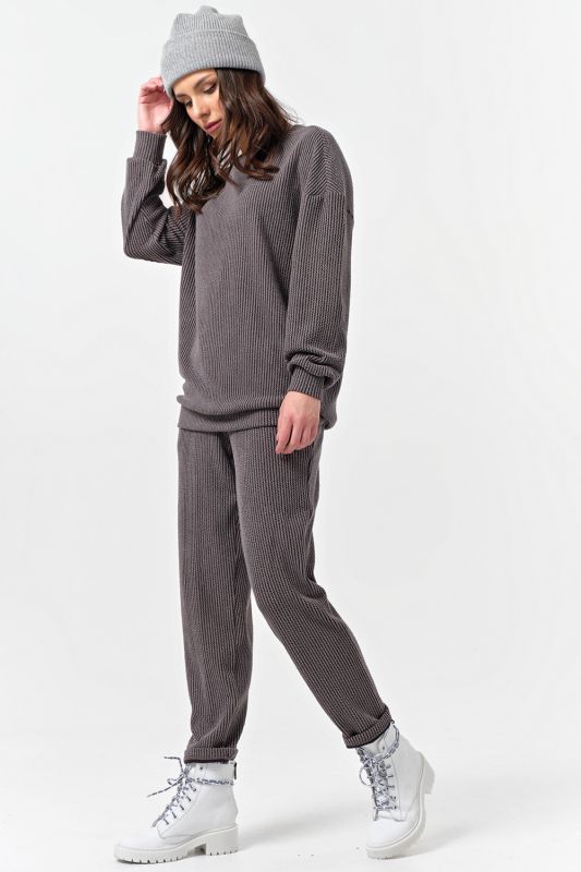 Oversize knitted suit with pants gray