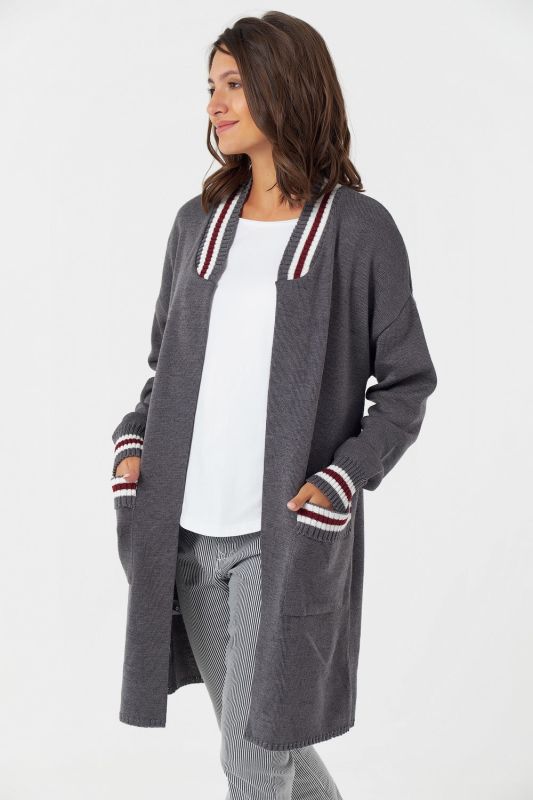 Knitted loose cardigan with pockets gray