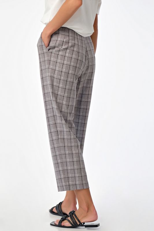 Wide pants shortened in plaid on gray