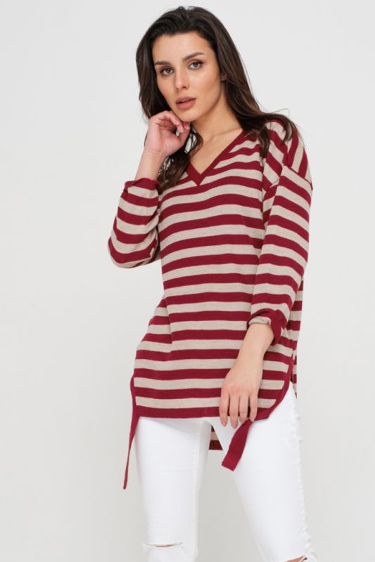 Knitted tunic with v-neck with slits on the sides in stripes on burgundy