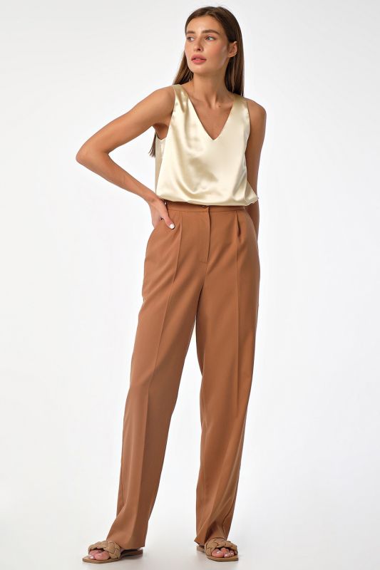 Classic straight pants with arrows camel