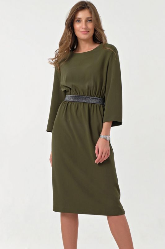 Casual fitted dress with elastic band on waist in green