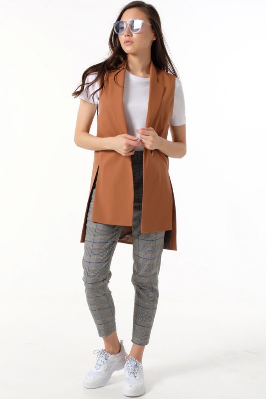 Long straight vest with slits on the sides made of almond suit fabric