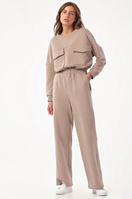 Sporty knitted sweatsuit with wide futer pants beige melange