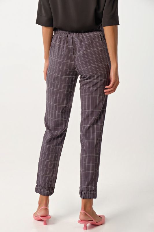 Pants short pants narrowed to the bottom in plaid on gray