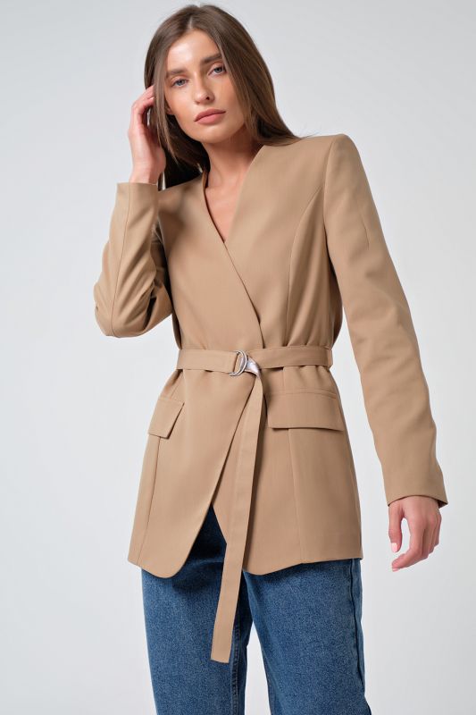 Long fitted jacket with belt beige