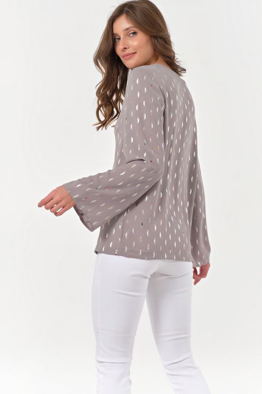 Free chiffon blouse with print on gray