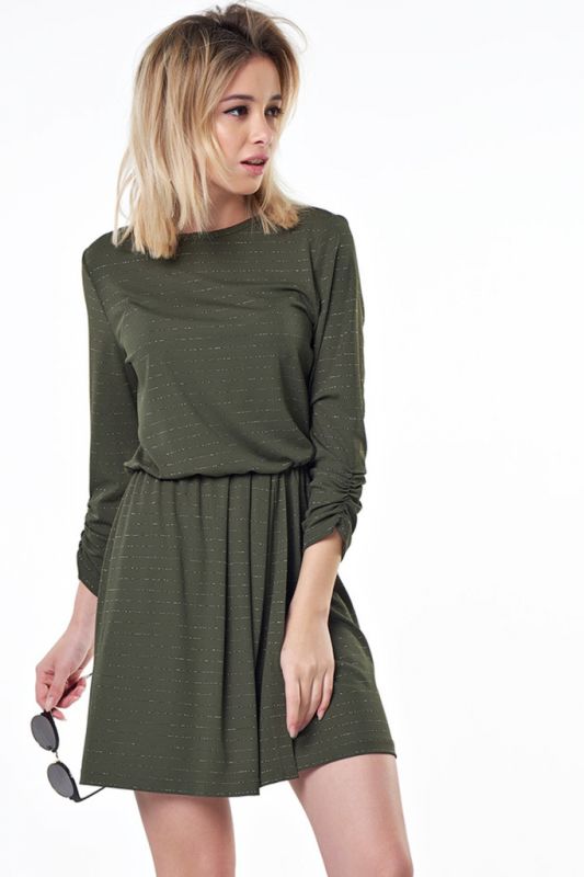 Short knitted dress with stripes on green