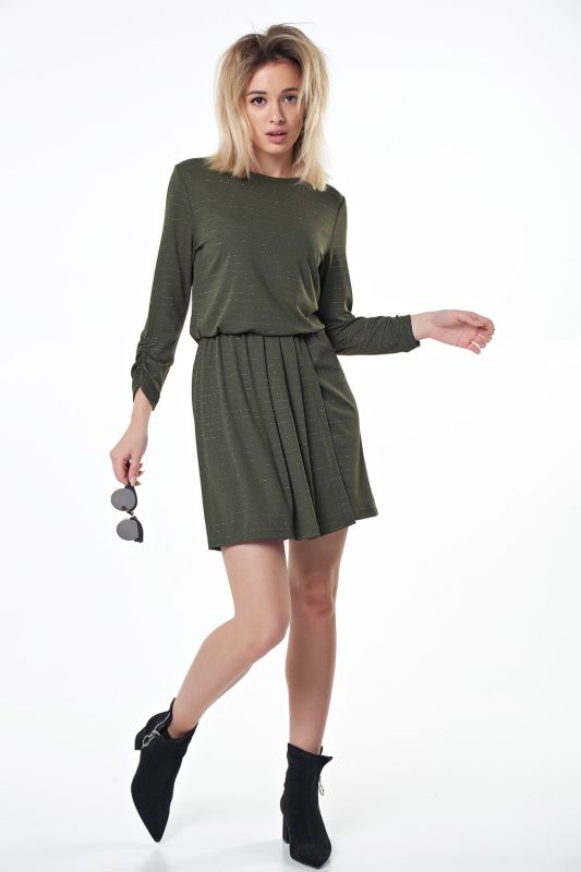 Short knitted dress with stripes on green