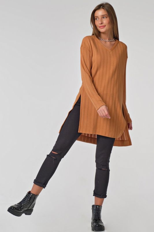 Honey knitted tunic with slits on sides