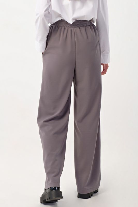 Straight knitted pants with elastic band with arrows gray