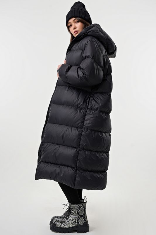 Straight silhouette down coat black