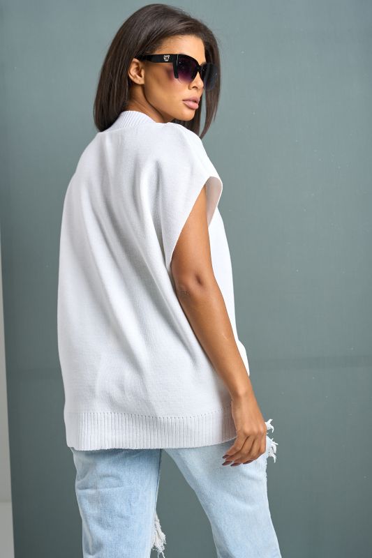 Oversize vest with slits on the sides white