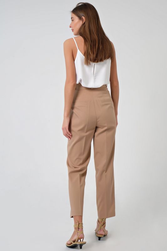 Classic pants shortened straight pants beige