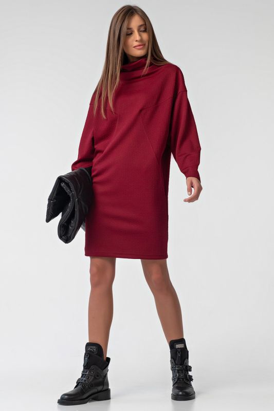 Warm dress with bat sleeve burgundy