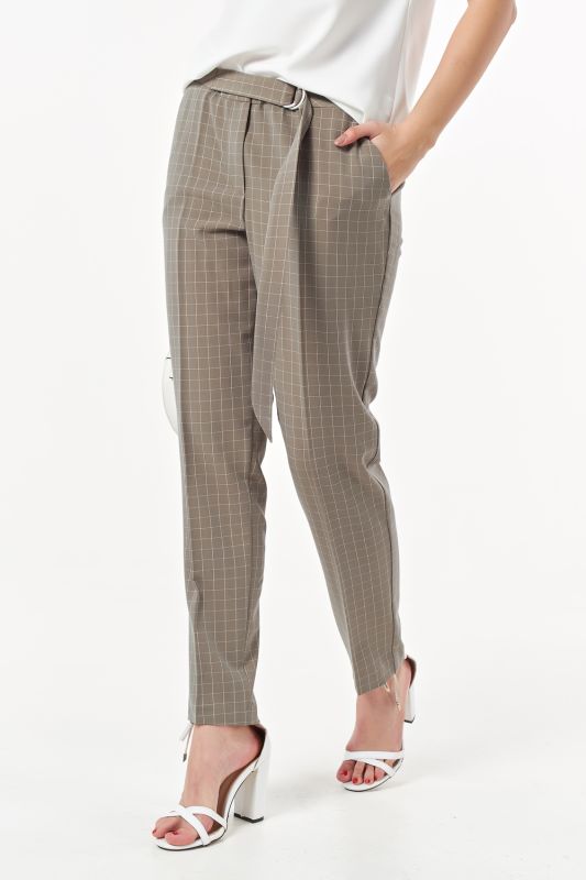 Tapered summer pants with checkered bottom on green