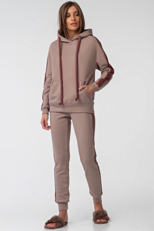 Warm sports suit with hood made of cotton beige