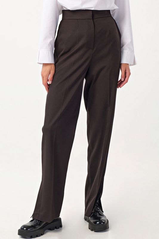 Classic straight pants with slits on the sides black