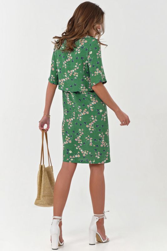 Summer fitted dress with print on green