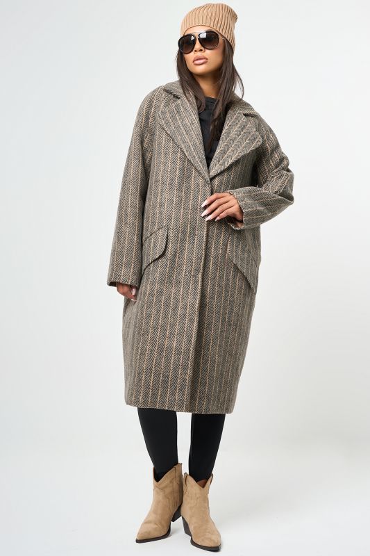 Beige long coat made of wool with insulated lining