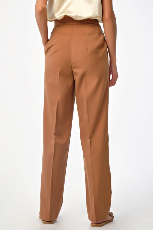 Classic straight pants with arrows camel