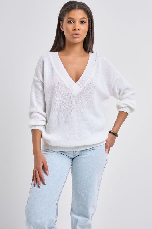 White knitted sweater