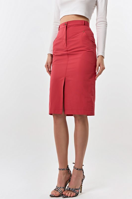 Straight silhouette skirt with denim style in red