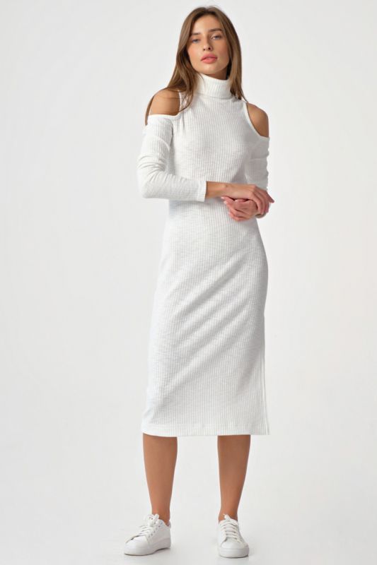 Noodle dress with open shoulders and sleeves white