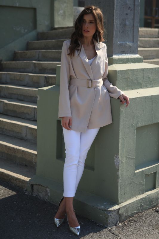 Straight summer jacket with belt beige