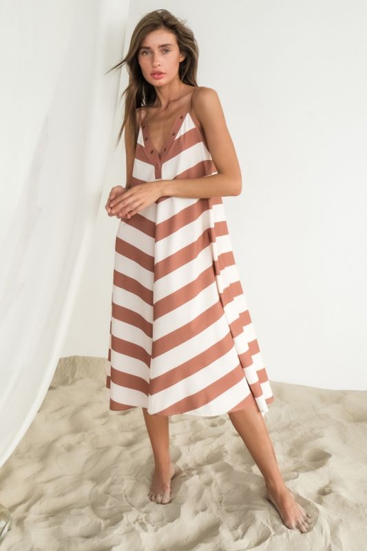 Milk-striped strappy loose midi dress on brick color