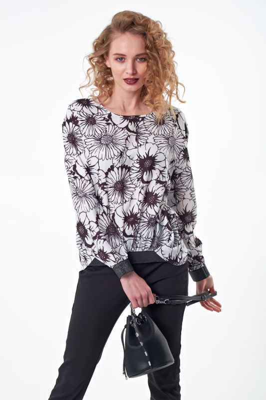 Loose blouse with dropped shoulder with floral print