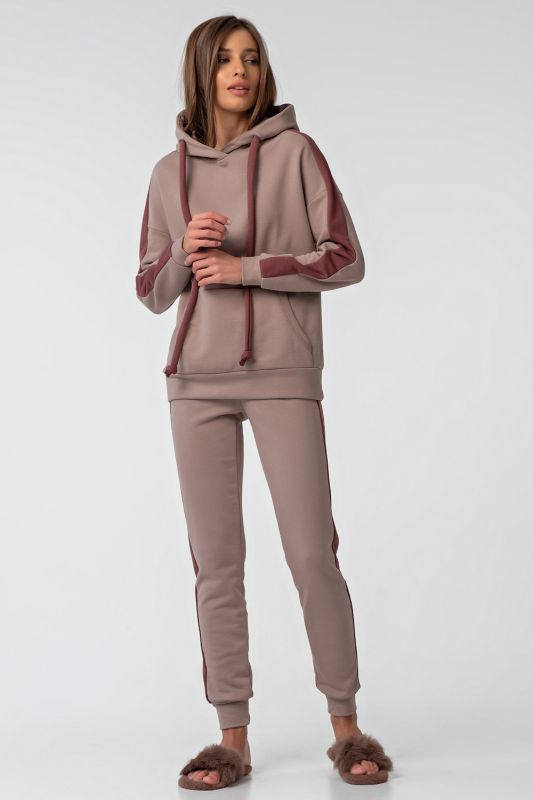 Warm sports suit with hood made of cotton beige