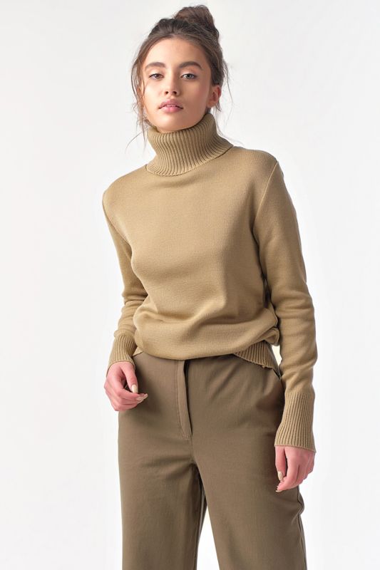 Long sleeve knitted turtleneck in latte wool