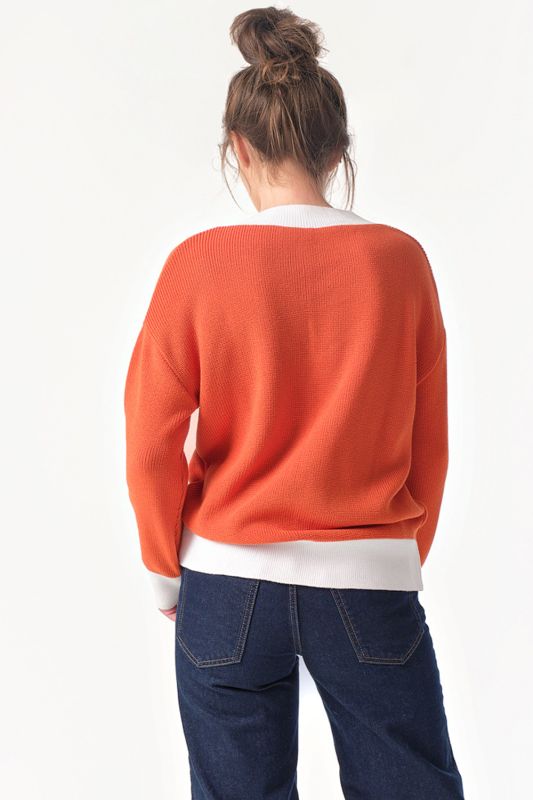 Knitted pullover with v-neck orange