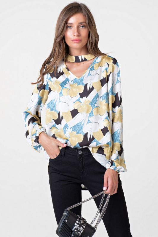 Light free blouse with floral print