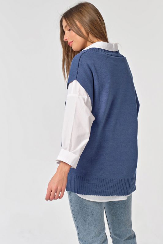 Oversize knitted vest with slits on the sides on blue