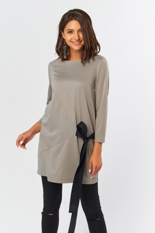 Straight knitted tunic for office gray