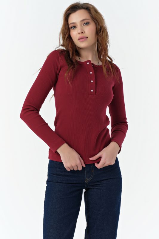 Longsleeve knit with buttons made of burgundy cotton