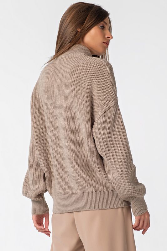 High neck warm knitted sweater beige