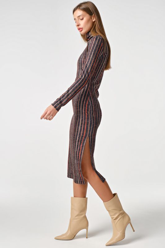 Long sleeve knitted midi dress with striped stripes on black