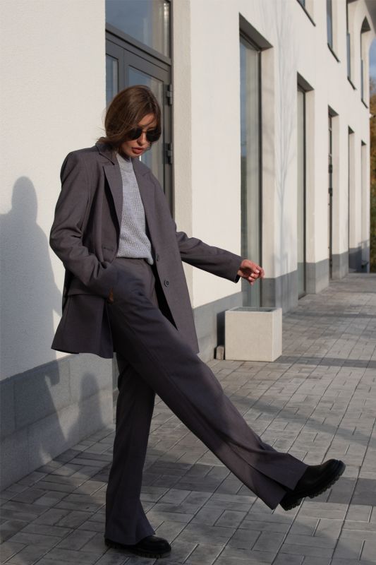 Classic trouser suit gray