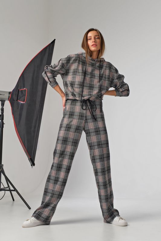 Casual oversize suit with plaid hoodie