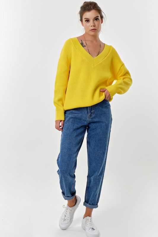 Free silhouette sweater with v-neck yellow